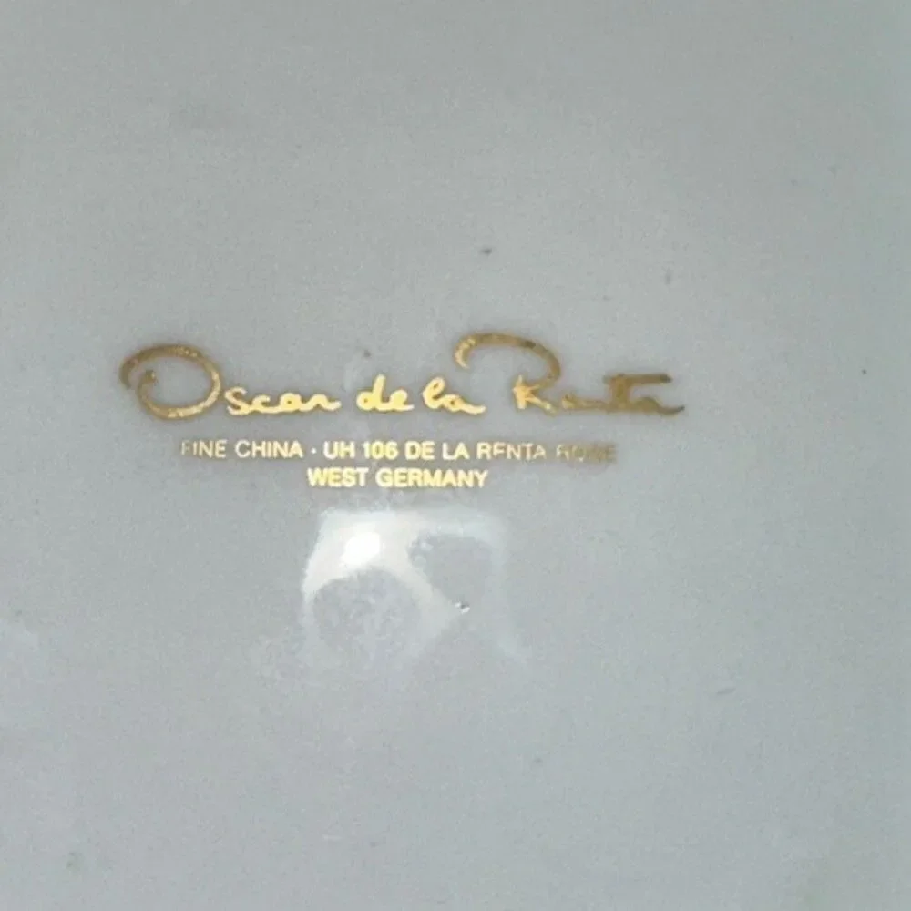 Oscar De La Renta Fine China Dish UH 106-Rose  Bone White Pink Rose Gold Trim